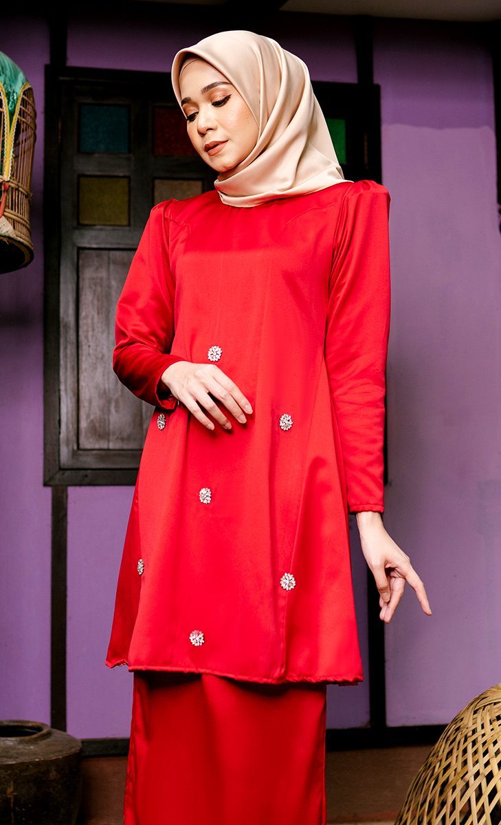 MARSHA (HD) IN RUBY RED – Mawar Cotton