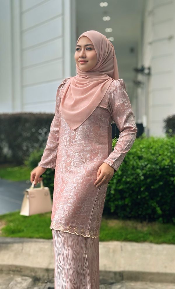 ADEA SULAM in DUSTY PINK – Mawar Cotton
